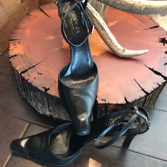 Vintage Gucci Black Leather Pumps - Picture 5 of 5
